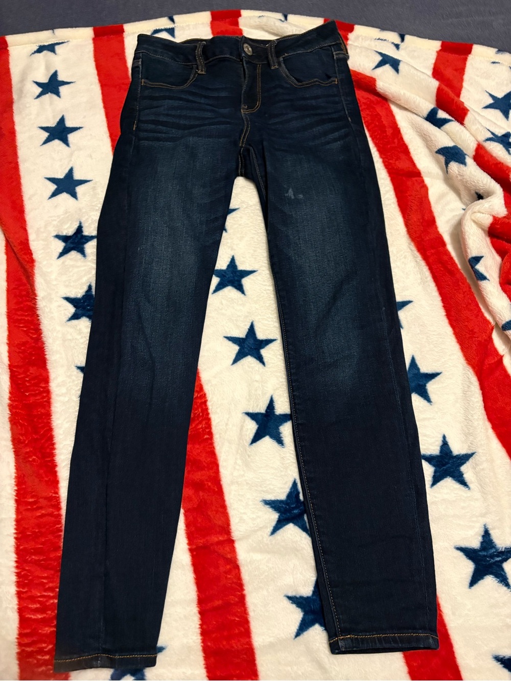 AMERICAN EAGLE Classic Dark Wash Women’s Jeans - Navy Blue